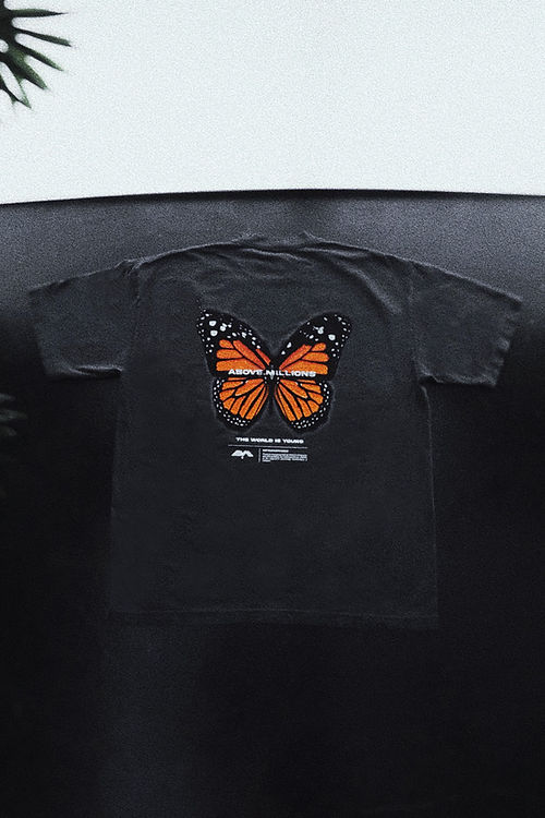 THE MONARCH. ✨ ORANGE BUTTERFLY HEAVYWEIGHT T-SHIRTS