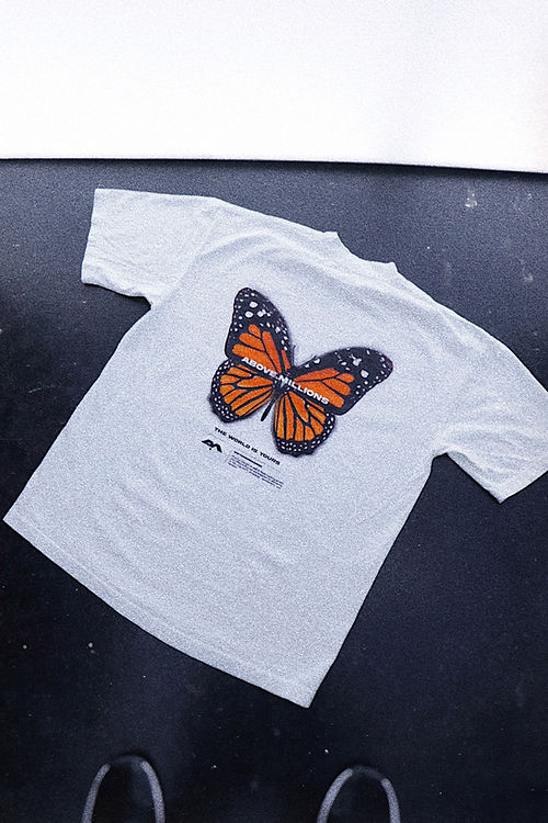 THE MONARCH. ✨ ORANGE BUTTERFLY HEAVYWEIGHT T-SHIRTS