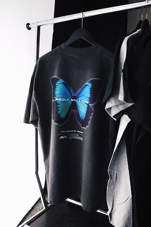 🚨2 LEFT- CLASSIC BUTTERFLY VINTAGE T-SHIRT
