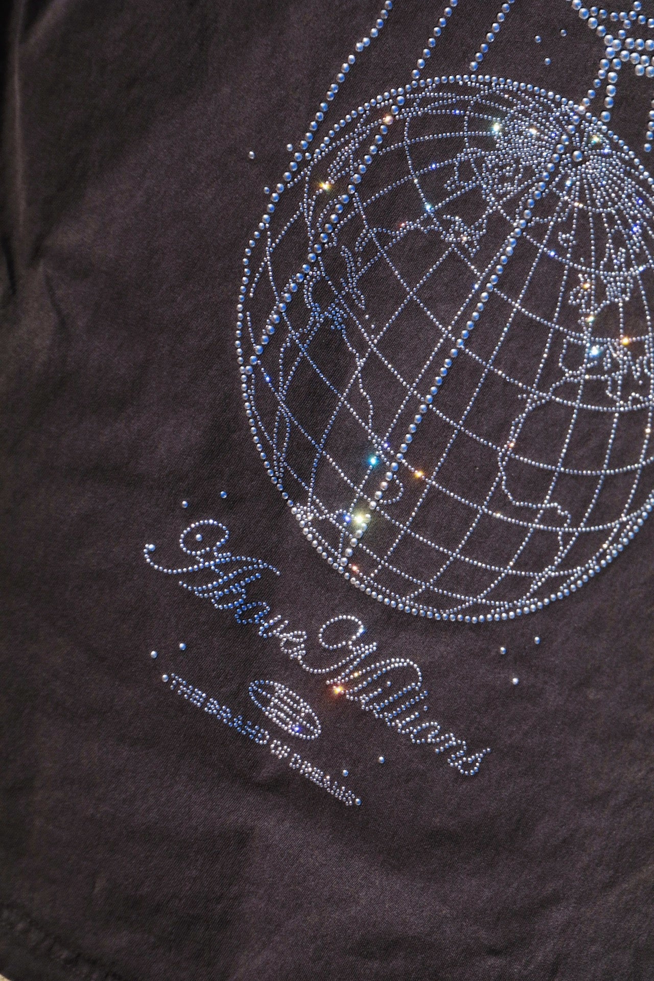 🚨6 LEFT- THE WORLD IS A MAGICAL PLACE. 🌎✨💫 🚨PROMO CODE NOT VALID🚨