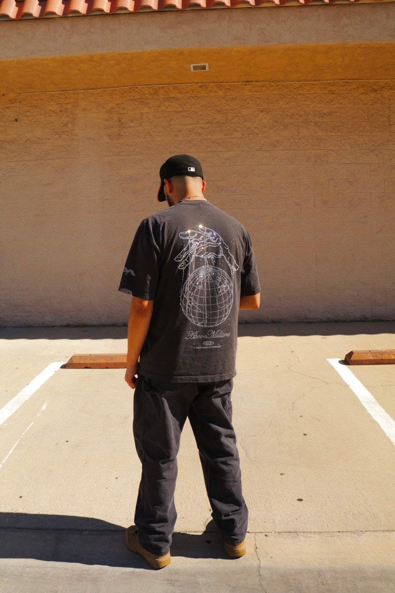 🚨1 LEFT- THE WORLD IS A MAGICAL PLACE. 🌎✨💫 🚨PROMO CODE NOT VALID🚨