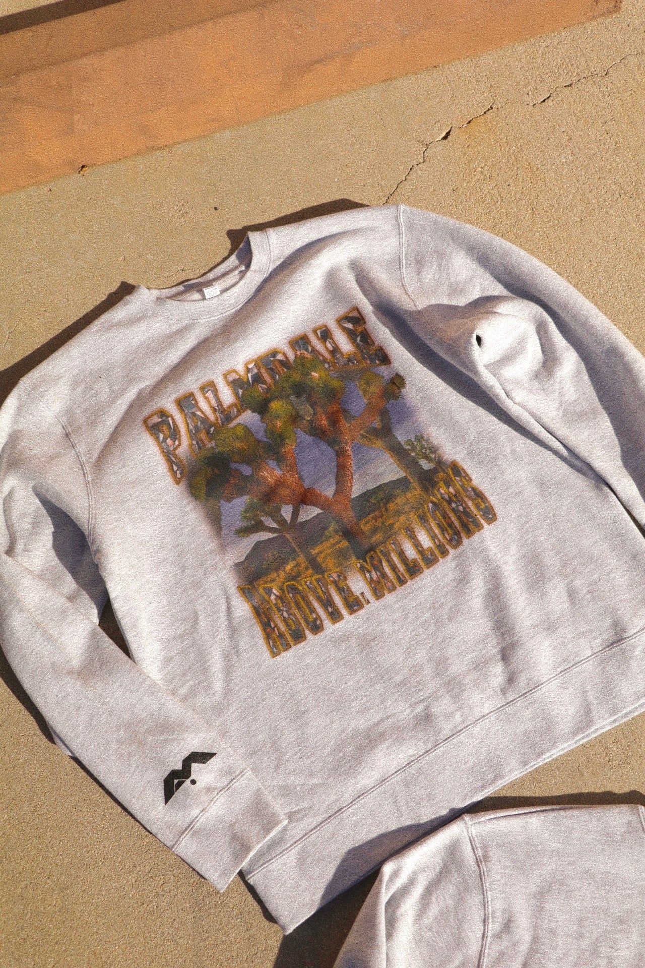 MY HOME.đCREWNECK