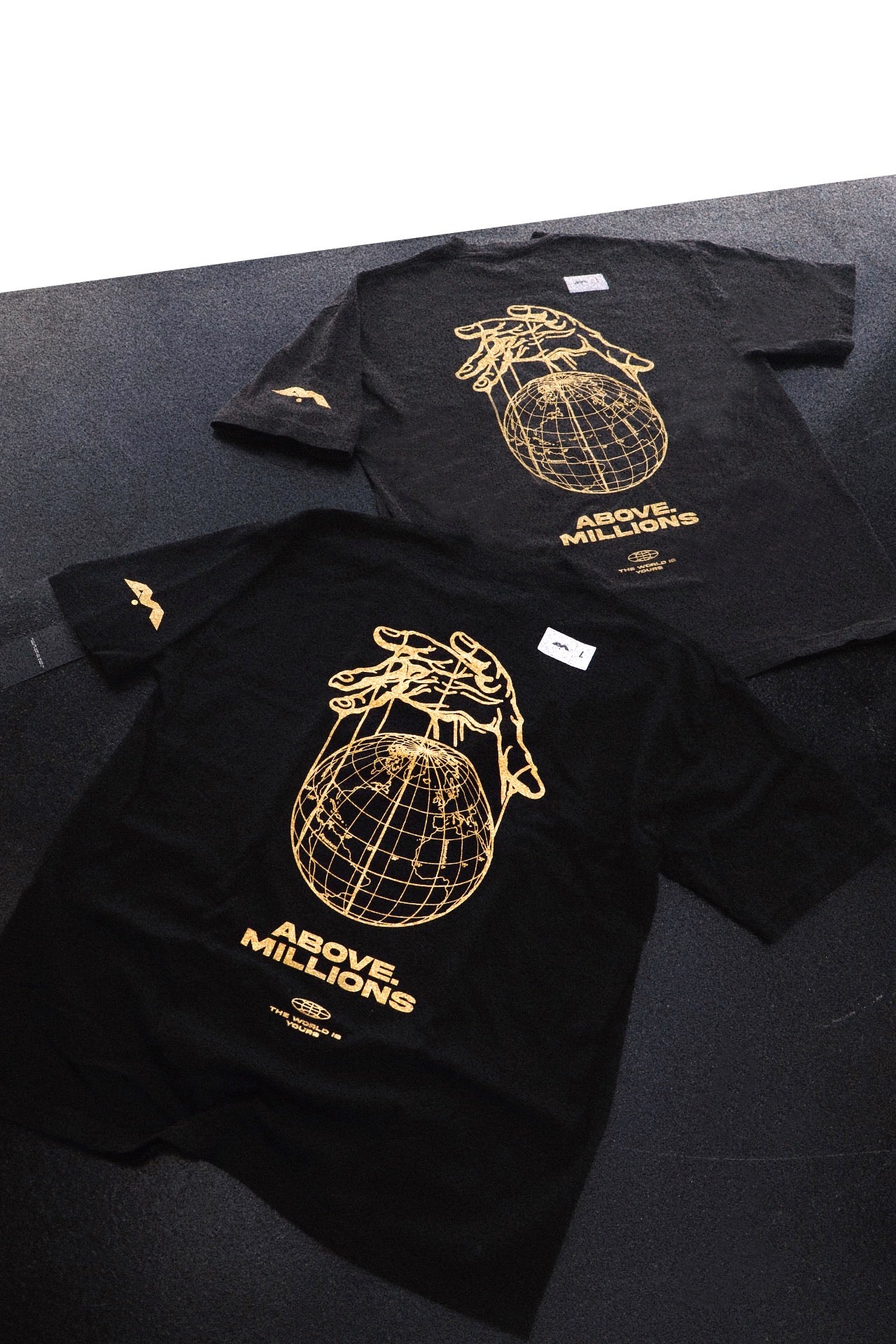 GLOBAL DOMINATION. 🌐✨ VINTAGE T-SHIRT