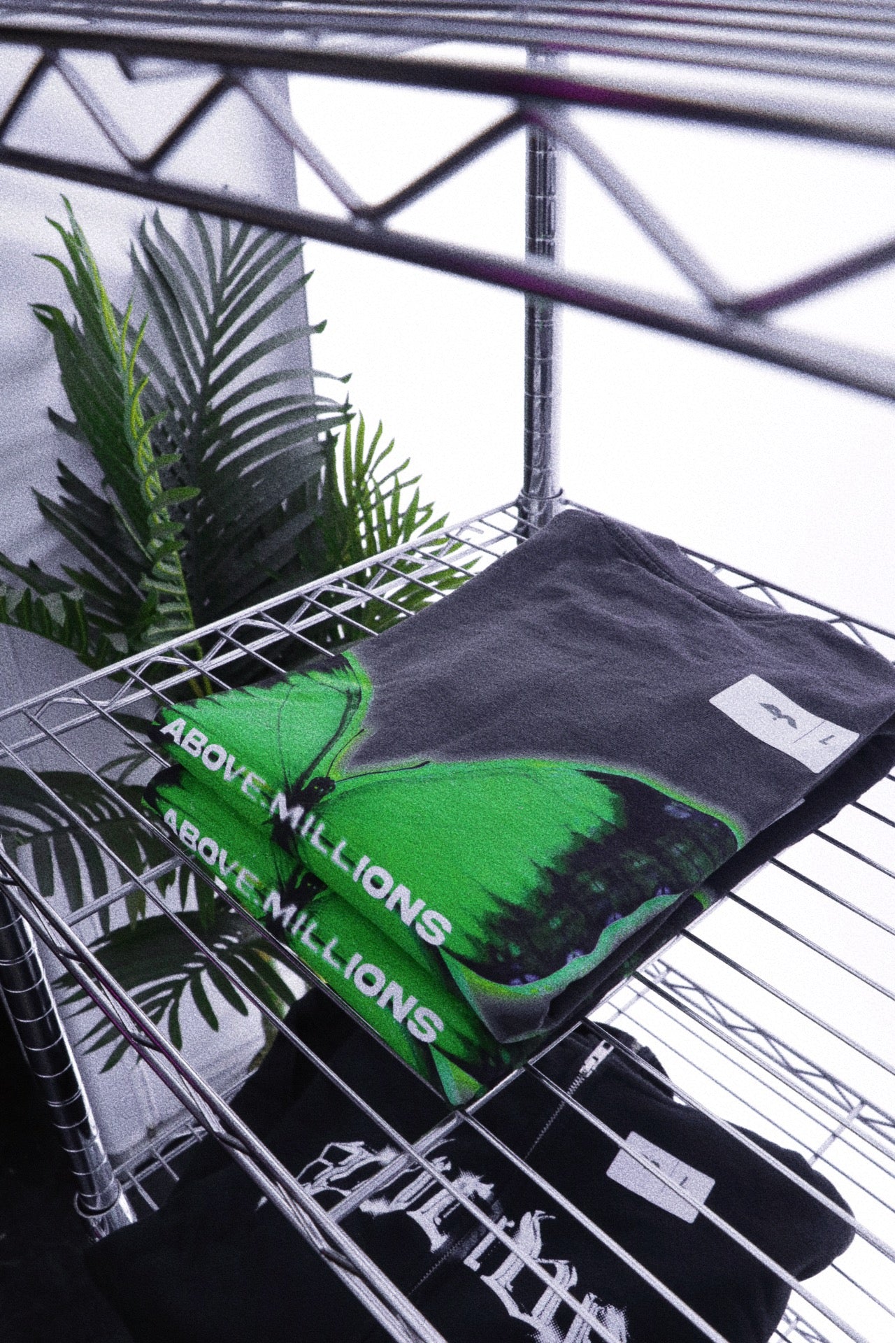 🚨4 LEFT- SLIME. HEAVYWEIGHT T-SHIRT