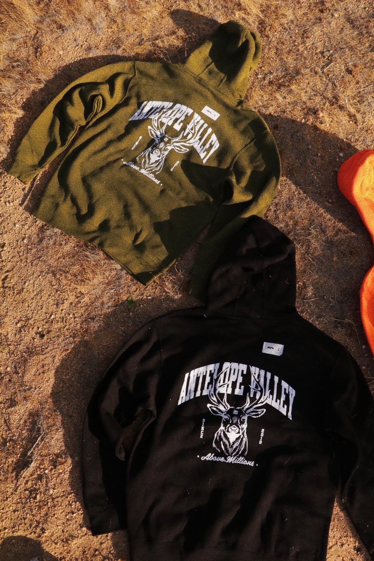 OPEN SEASON. 🦌 AV HOODIE