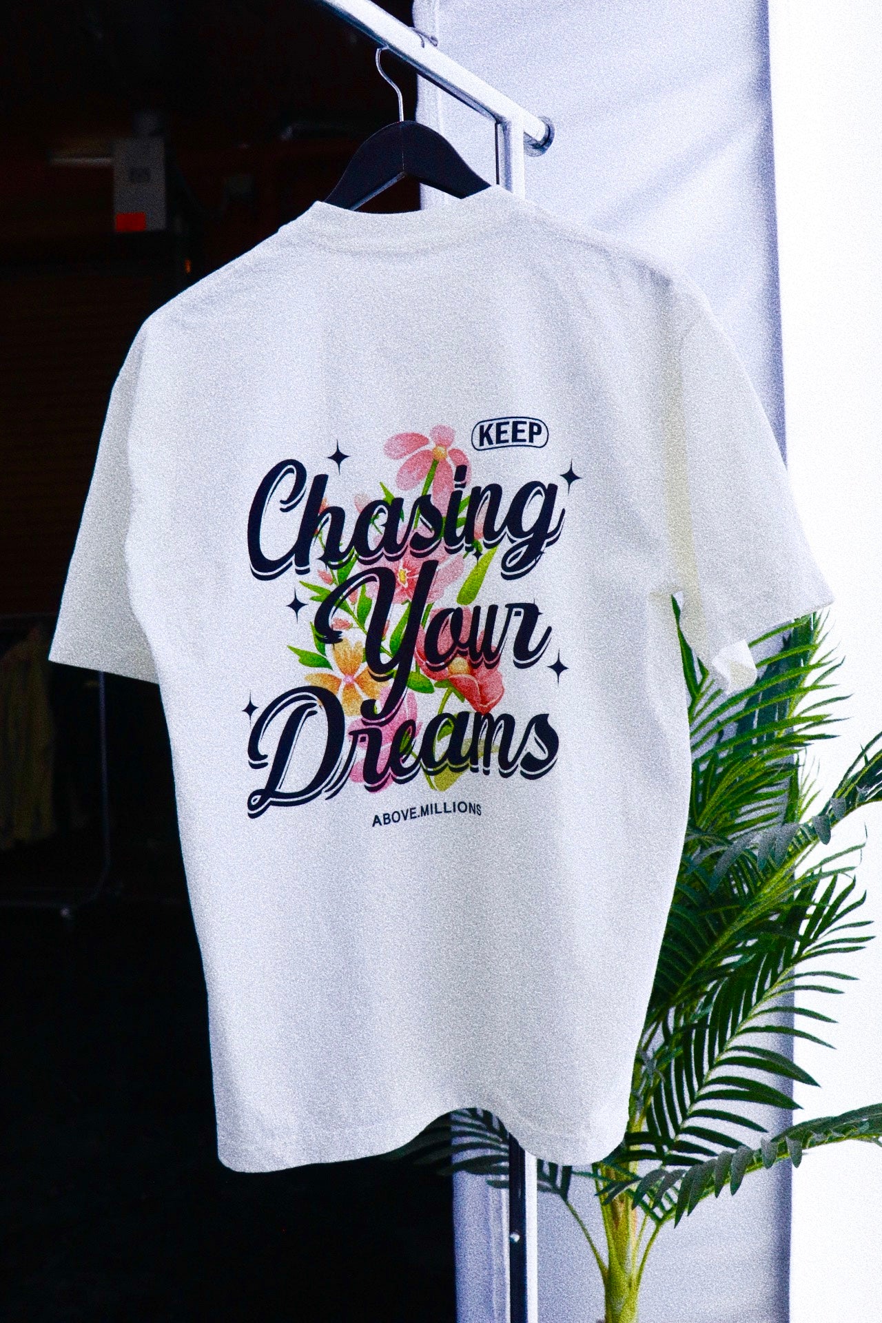 KEEP CHASING YOUR DREAMS🌸✨ HEAVYWEIGHT T-SHIRT