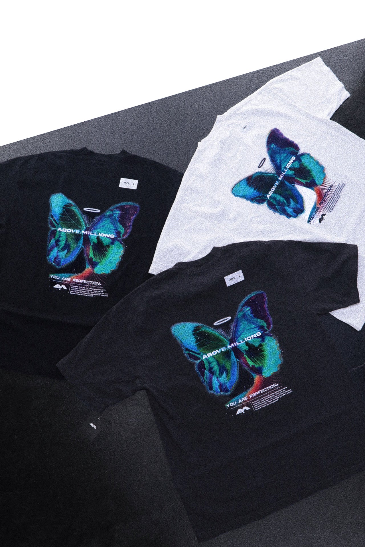 THE PERFECT BUTTERFLY. 🦋 ✨ HEAVYWEIGHT T-SHIRT