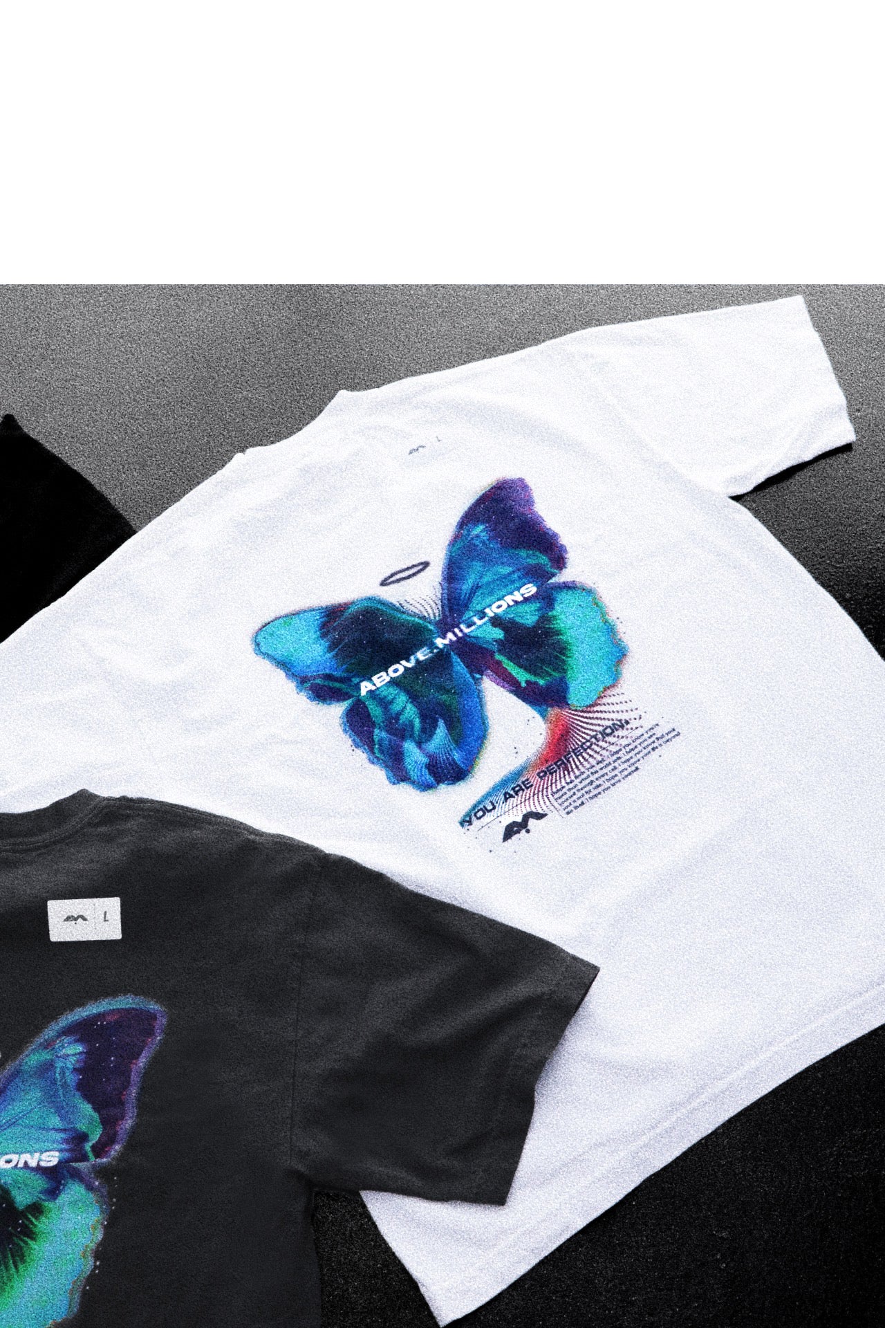 THE PERFECT BUTTERFLY. 🦋 ✨ HEAVYWEIGHT T-SHIRT