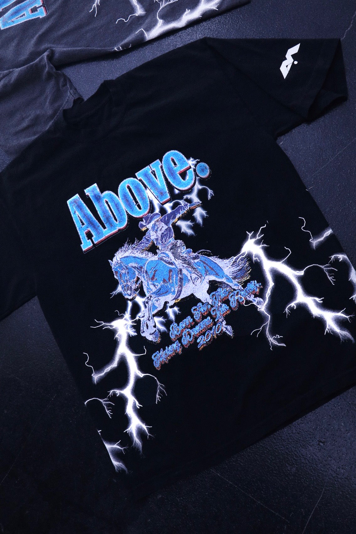 THROUGH THE STORM. ⛈️ 🏇✨ HEAVYWEIGHT T-SHIRT